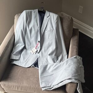 NWT Isaac Mizrahi Classic Light Blue Suit